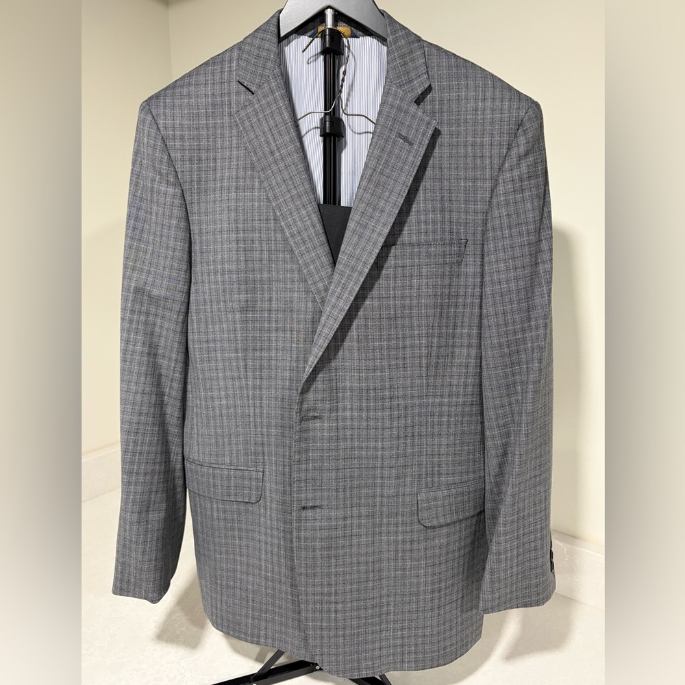 Brooks Brothers Classic Gray Plaid 2-Piece Suit (44R & 36x32)